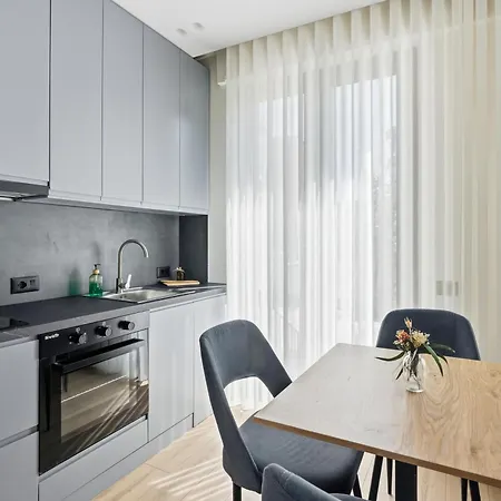 Le Mom 3* Берат